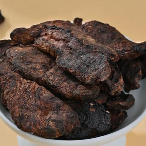 熟地黃有養(yǎng)血滋陰補(bǔ)腎精的功效 熟地黃價(jià)格一覽