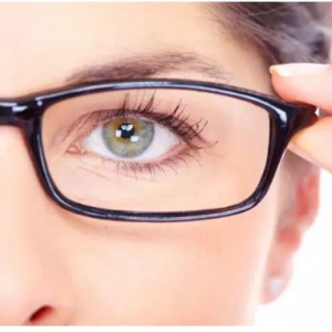 現(xiàn)在配眼鏡驗光都需要散瞳 散瞳會傷害眼睛？